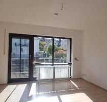 3 Zi, Wzbg-Heidingseld, 70 m², 2 Balkone, Tageslichtbad, Glasfase - Würzburg Heuchelhof