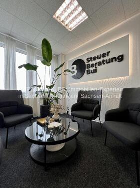 Foto - Frisch sanierte Büroräume mit Empfangsbereich, Lagerräumen und vielen Parkplätzen in der Maximiliallee 13 in Leipzig-Nord