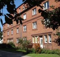 Ruhiger Altbau Innenstadtnähe - 599,00 EUR Kaltmiete, in Neubrandenburg (PLZ: 17033)