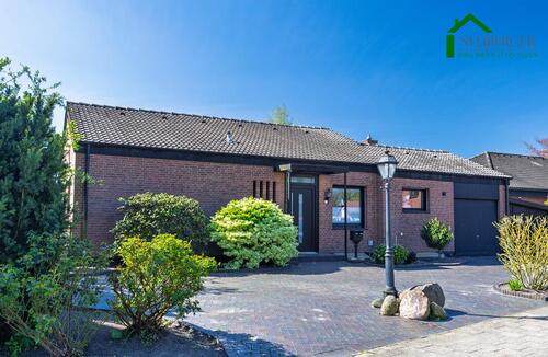 Foto - Moderner Wohntraum in der Hengelage: Renovierter Bungalow mit Wintergarten, Garage und großem Garten