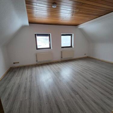 Foto - 3 Zimmer Obergeschoss WohnungStellplatz Garage