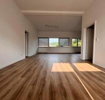 Großzügige, helle 3-Z. Erdgeschosswohnung mit Garten in Kutenholz