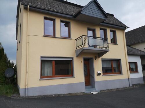 Foto - Charmantes freistehendes Bruchsteinhaus mit Hofanlage und Wiesen