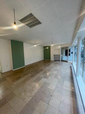 Foto - Ladenlokal im Zentrum von Püttlingen
