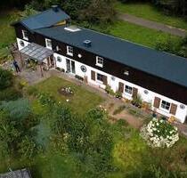 Wochenendhaus in Alleinlage - 239.000,00&nbsp;EUR Kaufpreis, ca.&nbsp; 140,00&nbsp;m&sup2; in Freudenberg (PLZ: 92272)
