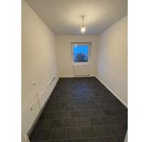 !!Platz für die ganze Familie!! Frisch RENOVIERTE 4-Zimmerwohnung** - Minden Bärenkämpen