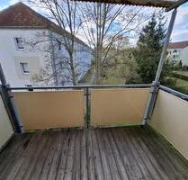 Helle 2-Zimmer-Wohnung mit Balkon in gepflegter Wohnanlage – Weißenfels-West