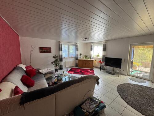 Foto - Frisch renovierte Erdgeschosswohnung (Garten, Garage, Stellplatz)