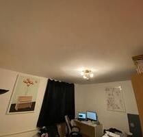 WG Zimmer von 01.12 bis 31.12.25 zu untermieten. Warmmiete 315€ - Oldenburg Bloherfelde