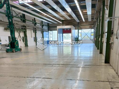 Foto - Lager- und Produktionshalle mit ca. 875 m² – ausgestattet mit Rolltor und separater Schleuse
