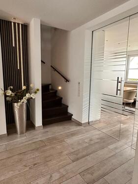 Foto - Modernes Einfamilienhaus mit Pool und Kamin in Brühl-West