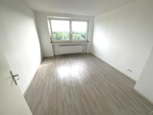 Foto - 3 Zimmer, Laminat und neues Wannenbad