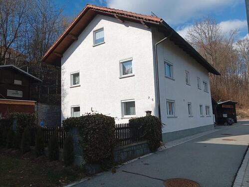 Foto - Zweifamilienhaus mit Garten, Terrasse & Carport in Regen