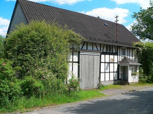Foto - Ortsbildprägendes Fachwerkhaus in Wenden, Ortsteil Heid