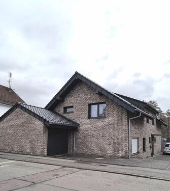 Foto - Modernes EFH mit behindertengerechter Einliegerwohnung