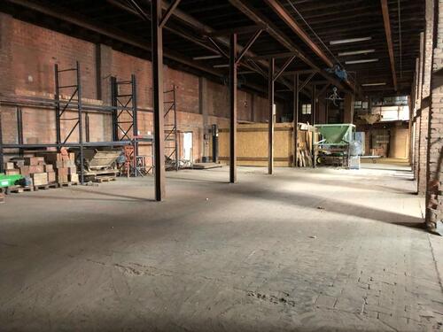 Foto - Gewerblich: 180 qm Lagerfläche in Industrieziegelhalle