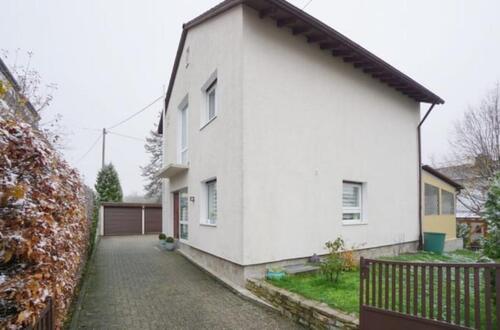 Foto - Freistehendes Einfamilienhaus mit Garten, Doppelgarage & Waldnähe