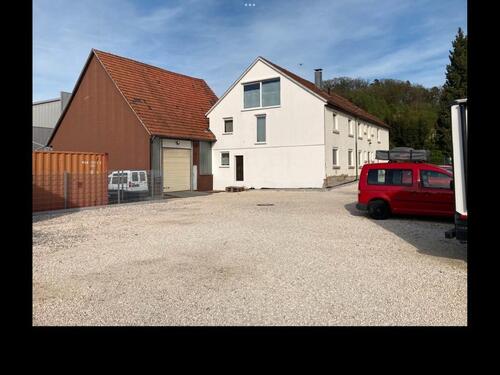 Foto - Haus mit 5 Wohnungen und Lagerhalle mit Zentraler Lage an der B29