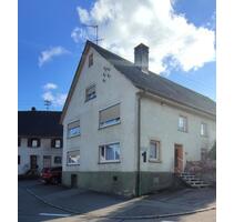 Landwirtschaftliches Wohnhaus mit Stall und Scheune - Krauchenwies