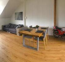 Großzügiges Wohnerlebnis: 3-Zimmer-DG-Wohnung mit Traum-Terrasse! - Tauberbischofsheim