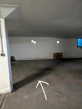 Foto - Tiefgaragenstellplatz - 100,00 EUR Miete,