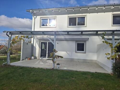 Foto - DHH mit exklusiver Ausstattung - 1.750,00&nbsp;EUR Kaltmiete, ca.&nbsp; 145,00&nbsp;m&sup2;