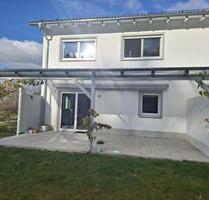 DHH mit exklusiver Ausstattung - 1.750,00 EUR Kaltmiete, ca.  145,00 m² in Pfaffenhofen an der Ilm (PLZ: 85276)