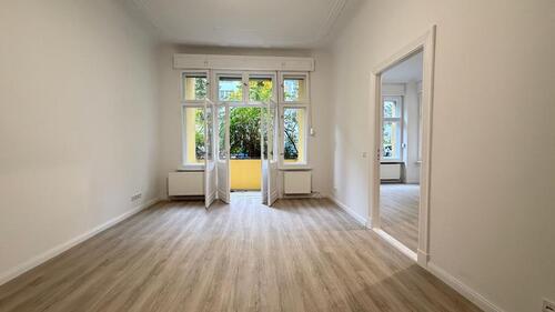 Foto - Stilvolle 4-Zimmer-Altbauwohnung zur teilgewerblichen Nutzung !