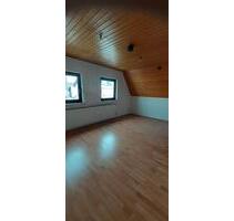 2-Zimmer-Dachgeschosswohnung in Allersberg zu vermieten