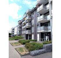 Barrierefreie Komfort-Wohnung mit Einbauküche, zwei Bädern + zwei Balkone in Ratingen Ost zu vermieten. STELLPLATZ.