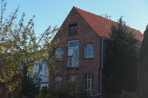 Foto - Townhouse-Paket: 2 Reihenhäuser + alte Tischlerei + Gartenland