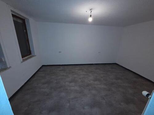 Foto - 7 Zimmer Etagenwohnung zur Miete in Eschershausen
