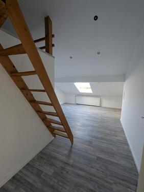 Foto - Schöne & sanierte 2,5 Zimmer Dachgeschosswohnung