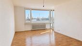 Foto - Provisionsfrei & sofort frei: 3 Zimmer, Südloggia und Weitblick