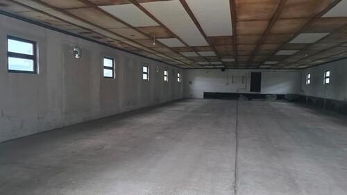 Foto - 300 qm Lagerhalle mit Remise ca. 100 qm WC Waschraum