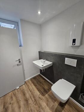 Foto - neu renovierte Erdgeschoßwohnung zu vermieten mit Mikrozement Bad