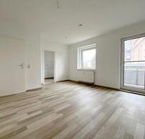 Frisch eingetroffen: 3-Raumwohnung mit Balkon im 1. OG! - Glauchau