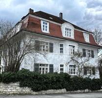 Vermiete Großzügige 5-Zimmer-Dachgeschosswohnung mit Garten - Ansbach