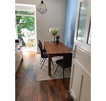 Exklusive 2-Zimmer-Altbauwohnung mit Balkon, EBK und modernem Bad - München Moosach