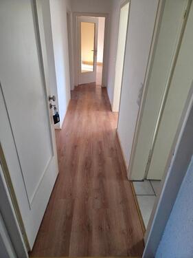 Foto - Zu Vermieen 4 Zimmer Küche Bad - 480,00&nbsp;EUR Kaltmiete, ca.&nbsp; 80,00&nbsp;m&sup2;