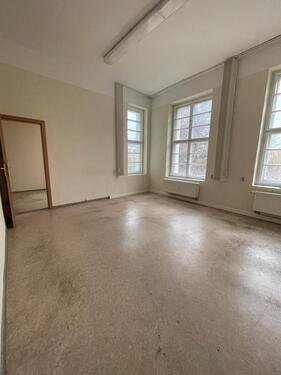 Foto - Günstige und Helle Büro-, Atelier- oder Lagerfläche