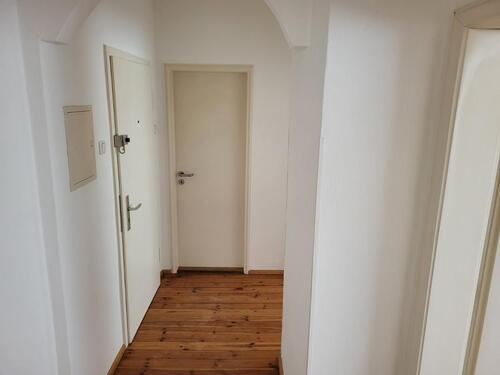 Foto - Helle 2-Zimmer-Wohnung mit etwa 60m2 Wohnfläche