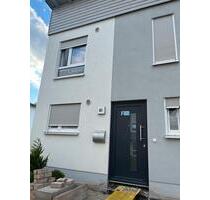 Reihenhaus - 1.450,00&nbsp;EUR Kaltmiete, ca.&nbsp; 105,00&nbsp;m&sup2; in Eisenach (PLZ: 99817)