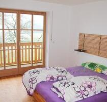 Helle 3,5-Zimmer Wohnung (95 m²) mit Balkon und EBK in Alleinlage - Reichertsheim