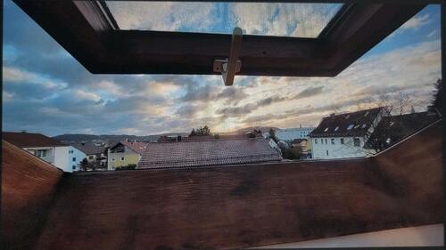 Foto - Zentrale, möblierte 2-Zi-Dachwohnung für Pendlerin