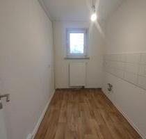 Komplett sanierte Zweiraumwohnung im Erdgeschoss - mit Balkon - Merseburg