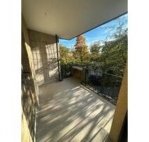 Perfekt für kleine Familien oder Paare: Frisch sanierte 3,5 Zimmer mit Balkon - Neuried