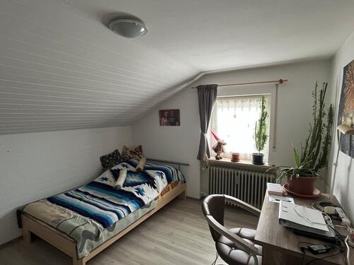 Foto - Für Singles: DG-Wohnung mit Einbauküche in Lappersdorf-Kareth