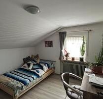 Für Singles: DG-Wohnung mit Einbauküche in Lappersdorf-Kareth