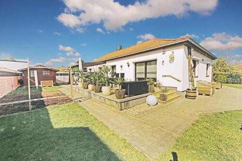 Foto - Wohnen am Luisium - EFH mit großem Grundstück, Pool und Jacuzzi